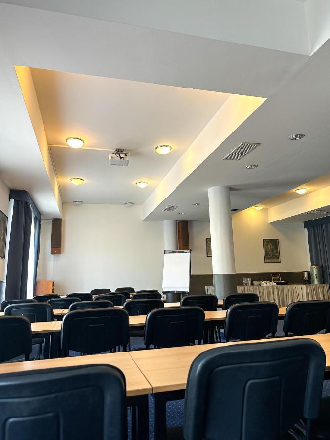 Hotel Theresia Kolín Kültér fotó