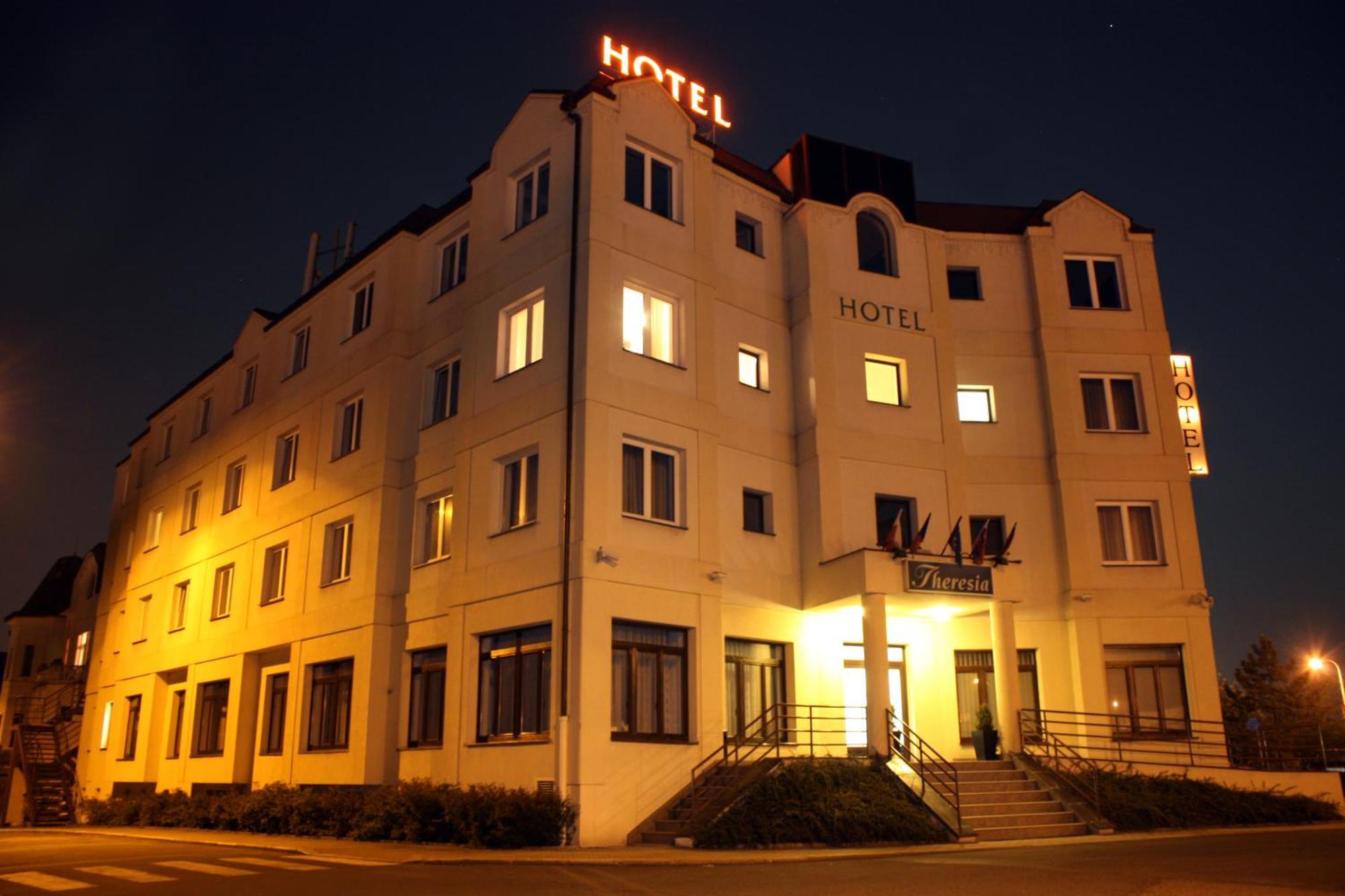 Hotel Theresia Kolín Kültér fotó